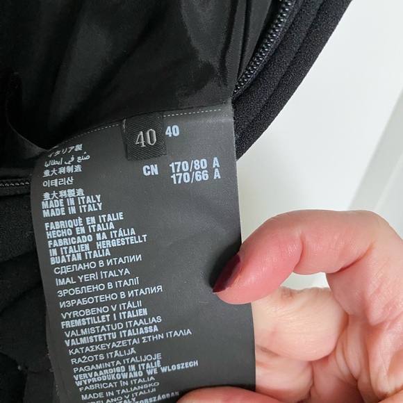 PRADA black dress. Sleeveless, v-neck with ribbon across and vela belt - Picture 6 of 7